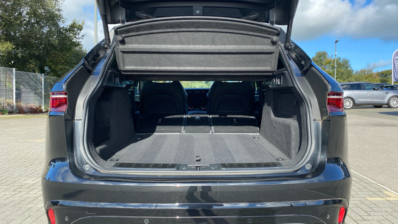 Jaguar F-Pace 2.0 D200 R-Dynamic SE 5dr Auto AWD Diesel Estate